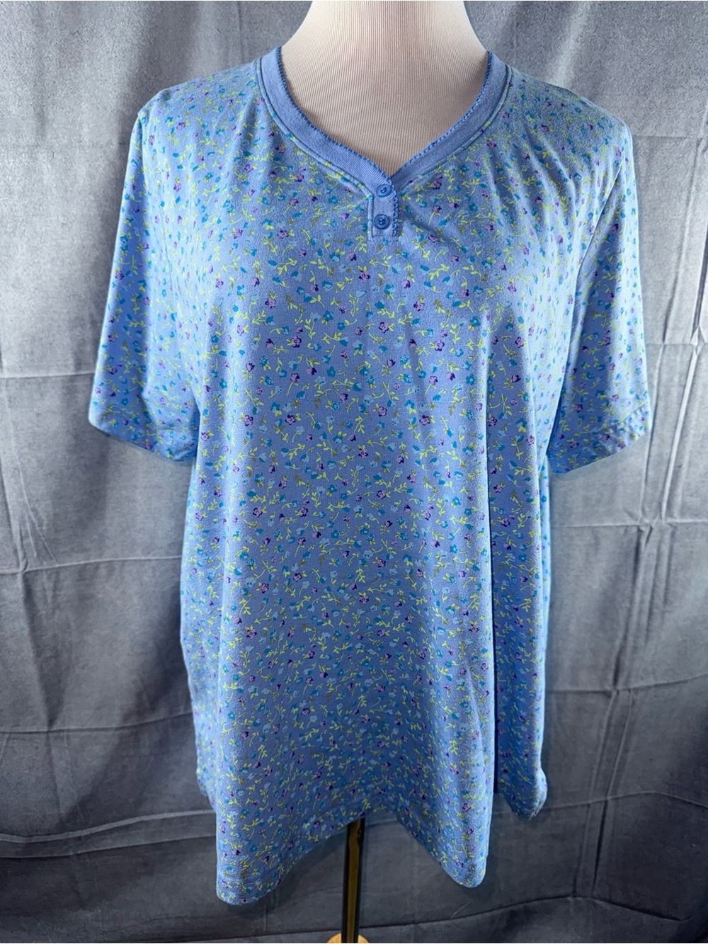 2650-Bobbie Brooks Light Blue Short-Sleeve Henley with Micro Floral Print